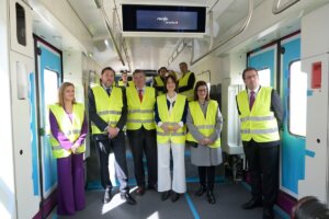 visita ministro Transportes fabrica Stadler en Albuixech