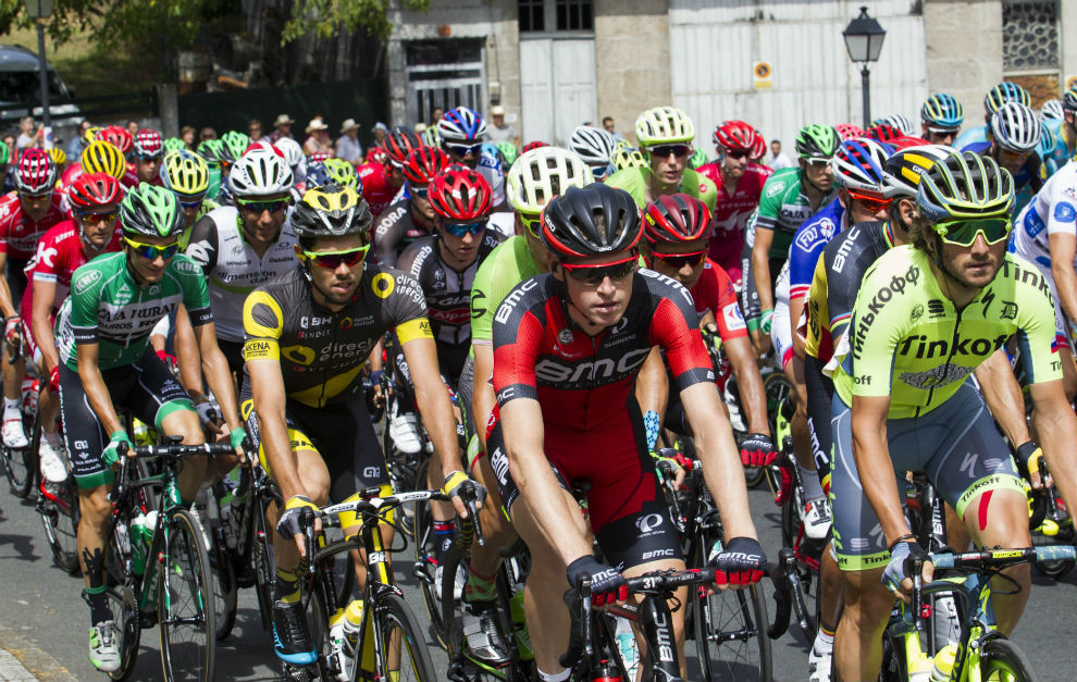 Vuelta ciclista a España pelotón ciclismo