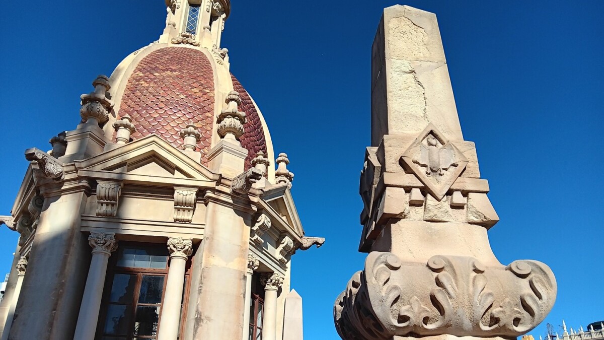 1121 Pinacles i torreta Ajuntament