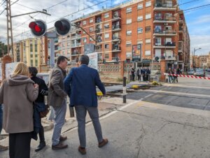 Adsuara y Mazón, en la visita a las vías tras el fallecimiento de la última víctima mortal