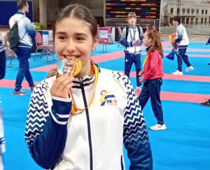 Alba Jiménez (Catarroja) campeona España karate