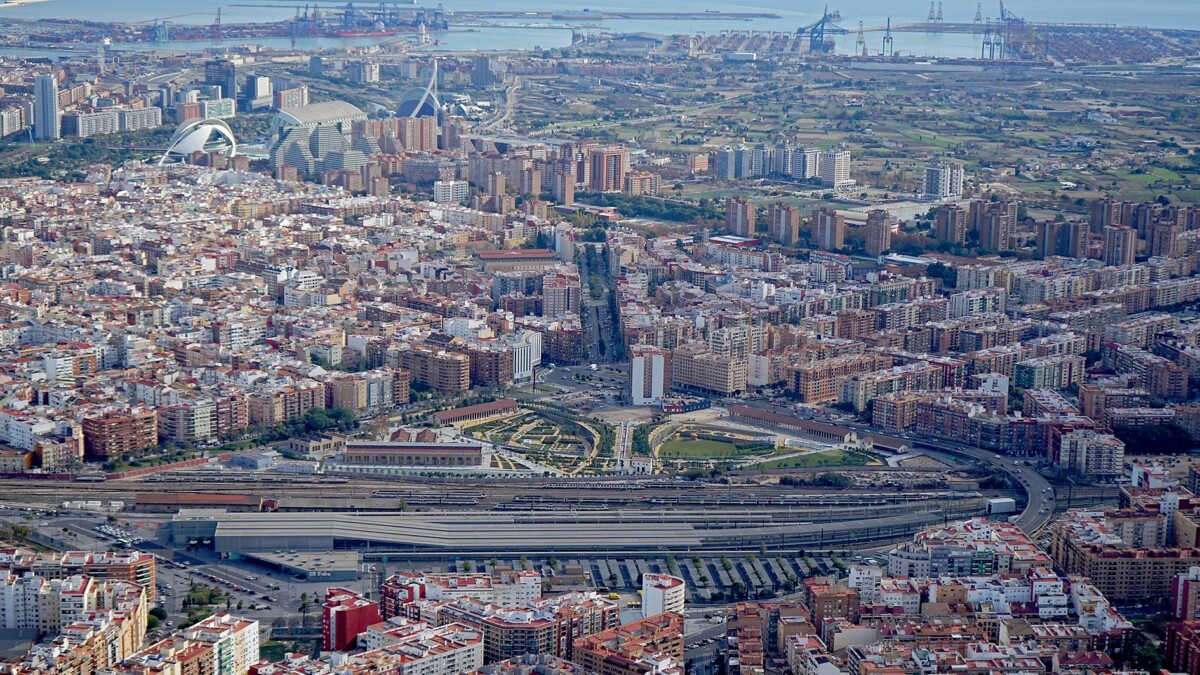 Canal accés ferroviari