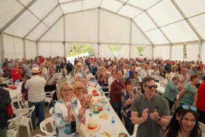 Celebración multitudinaria de Arraigados en Paterna este sábado
