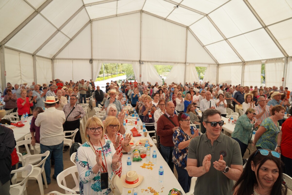Celebración multitudinaria de Arraigados en Paterna este sábado