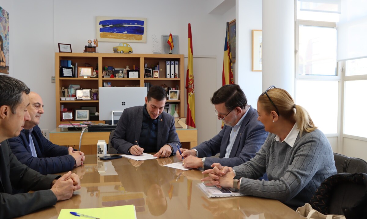 Firma Convenio Círculo Católico Burjassot