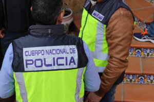 Dos agentes de la Policía Nacional