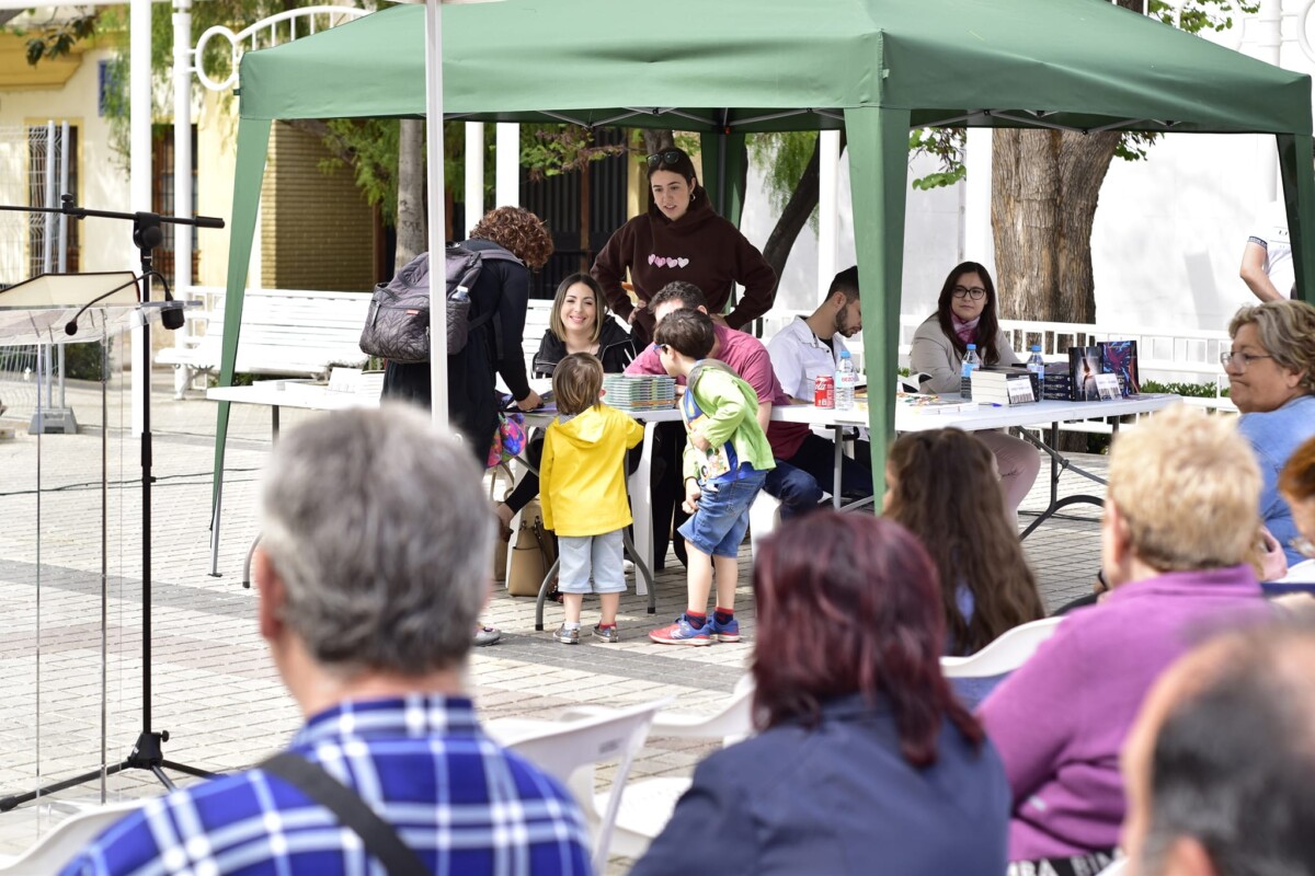 plaça del llibre Benetússer
