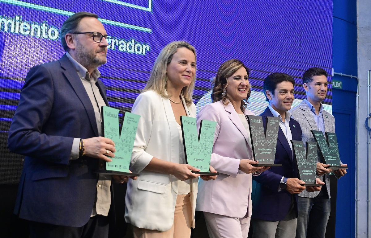 Acto de entrega de distintivos del Pacto Verde Valencia