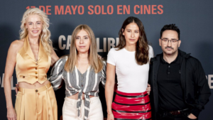 La actriz Belén Rueda; la directora de la película 'Caída Libre' Laura Jou; la actriz Irene Escolar y el director de cine Juan Antonio Bayona.