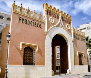 Francisco Valldecabres antigua fábrica de cerámica Manises