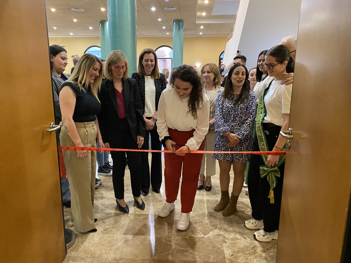 Inauguración de la exposición del cartel de Moros y Cristianos de Paterna