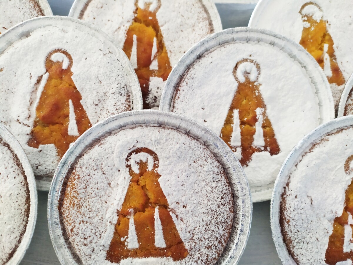 Geperudetes en homenaje a la Virgen de los Desamparados