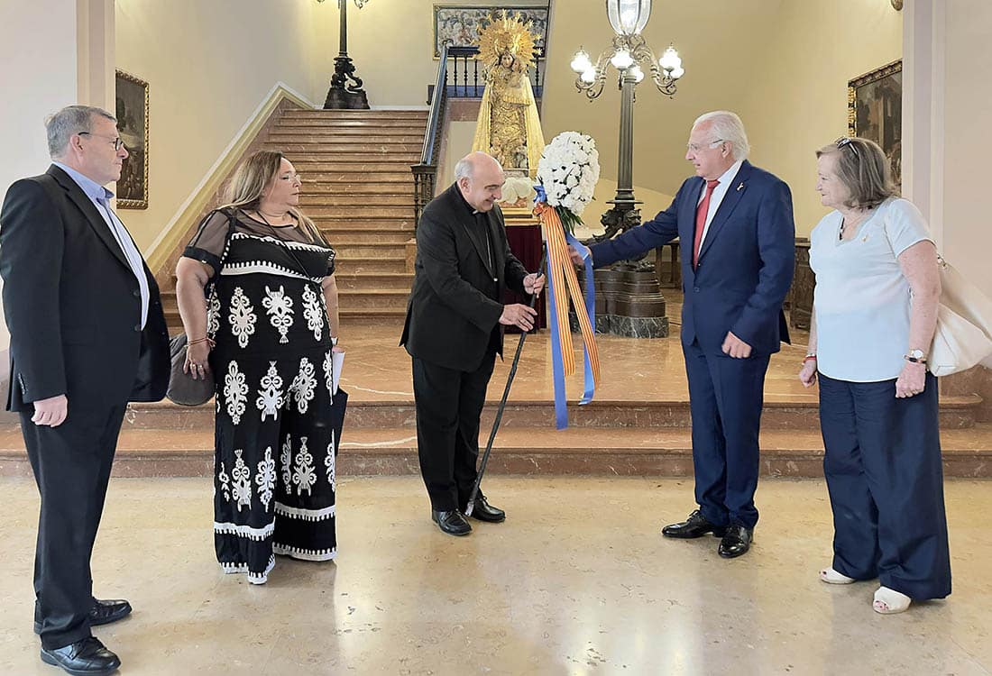 Entrega del pomell del Corpus al Arzobispado