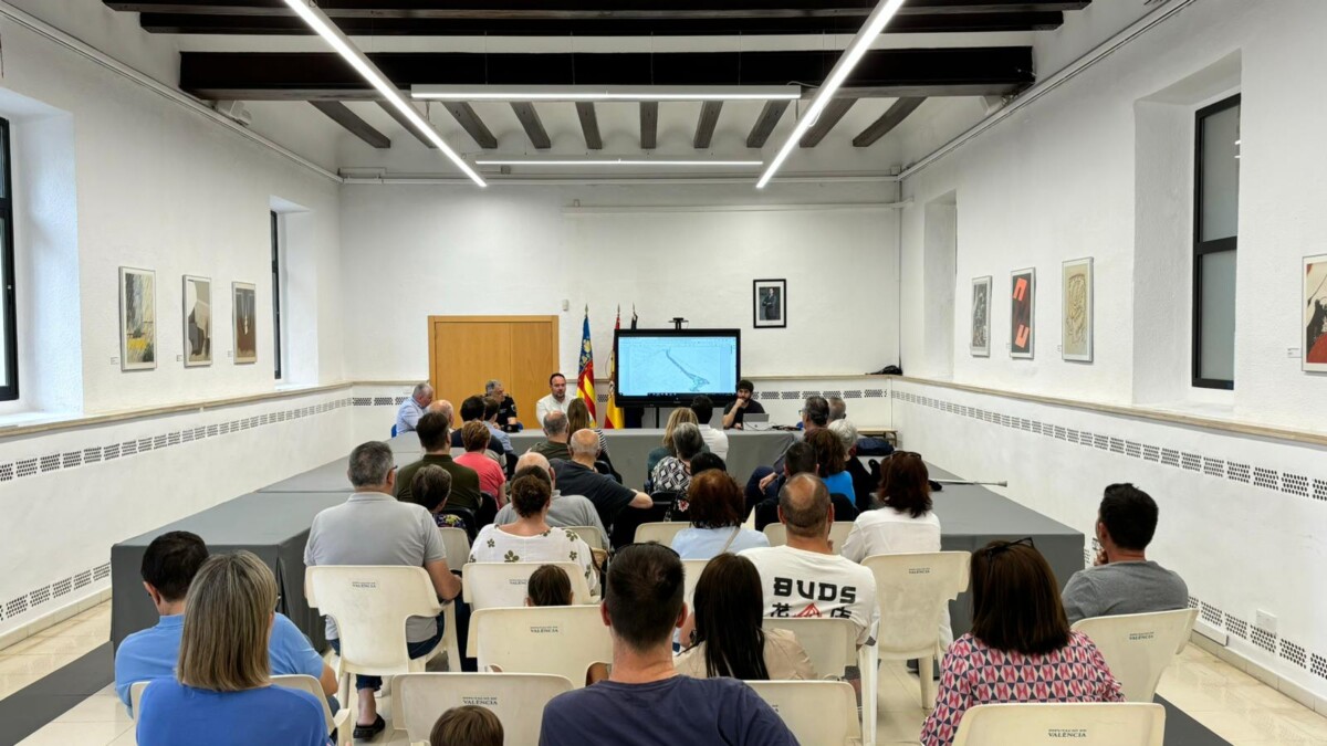 Reunió projecte Ronda Nord veïnat Rafael Valls Manises