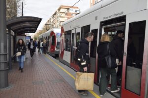 viajeros metrovalencia tranvía
