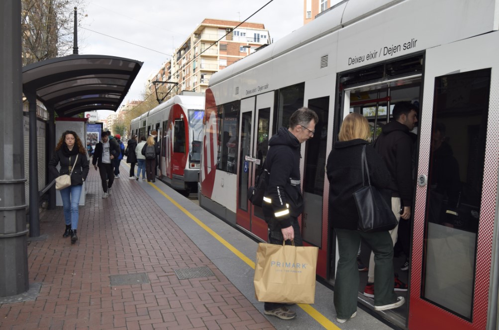 viajeros metrovalencia tranvía