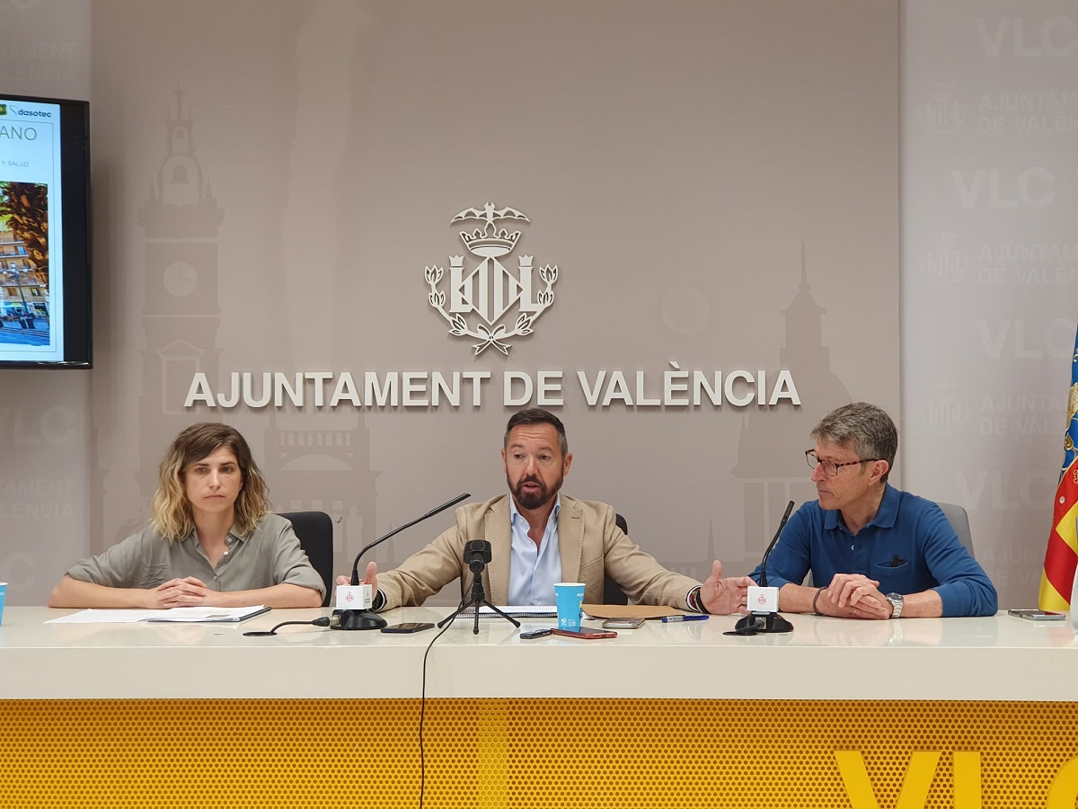 Juanma Badenas presenta en rueda de prensa el informe sobre el bosque urbano de Valencia