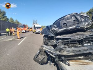 Accidente en la A-7 entre Paterna y Manises