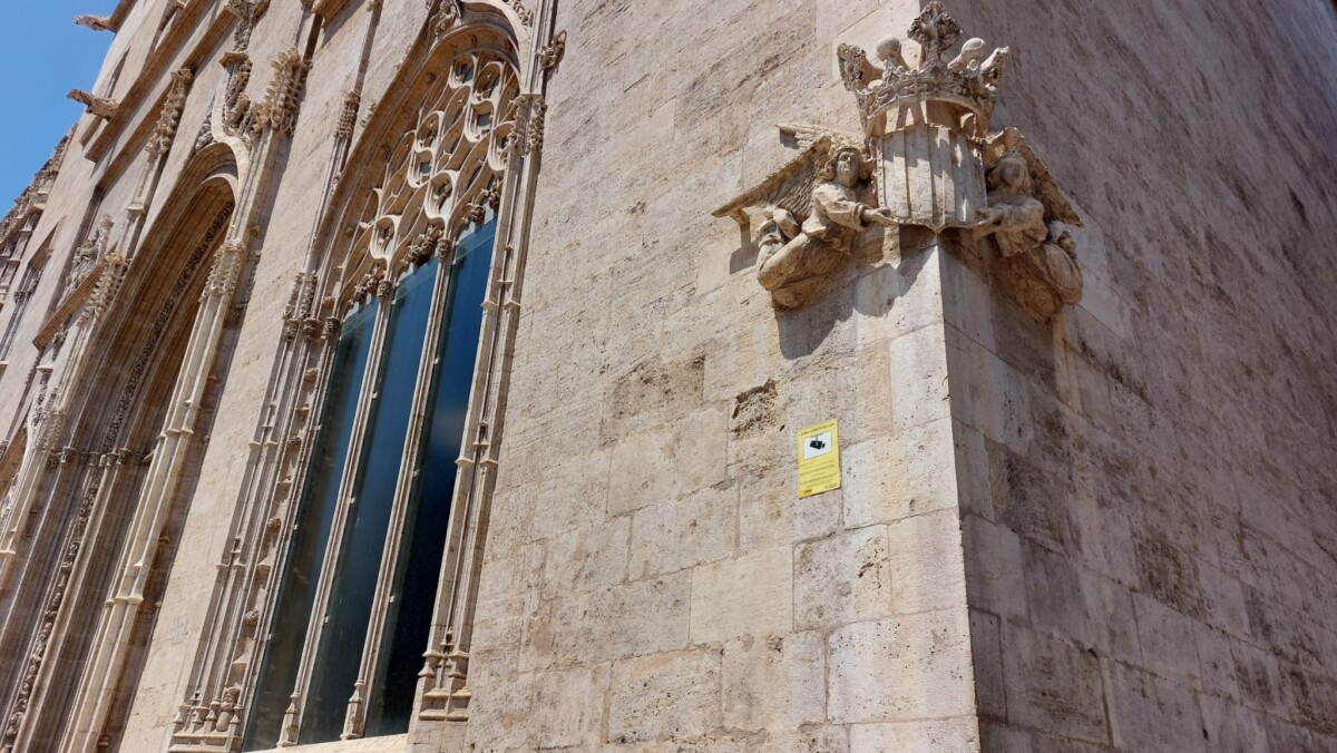 carteles zona videovigilada monumentos históricos Valencia