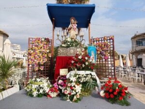 Ofrenda floral a la Virgen del Carmen en La Pobla de Farnals