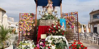 Ofrenda floral a la Virgen del Carmen en La Pobla de Farnals