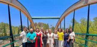 Grupo de personas en la inauguración de la Vía Verde de Ojos Negros