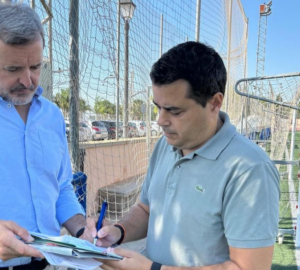 cambio cesped de futbol obras Rocafort