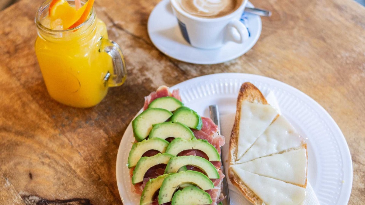 Desdejuni alfafarenc