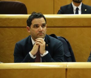 El senador Juan Antonio Sagredo durante un pleno del Senado