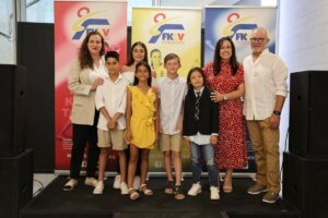 Foto amb esportistes guardonats Club Karate Catarroja