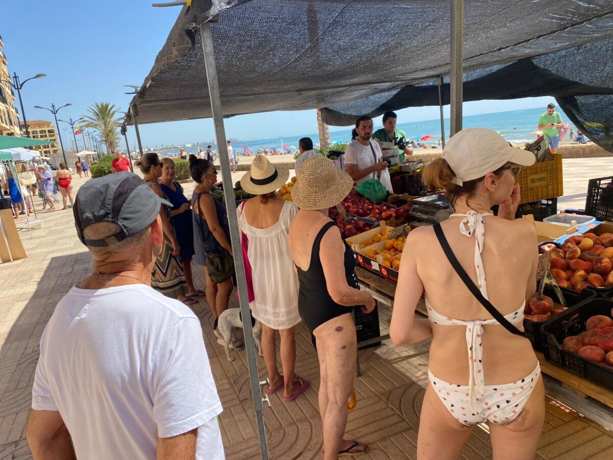 Mercado ambulante Port Saplaya