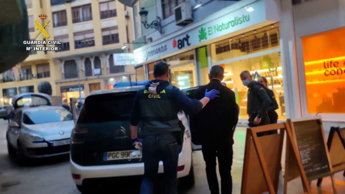 La Guardia Civil detiene a uno de los responsables de los narcopisos en Valencia