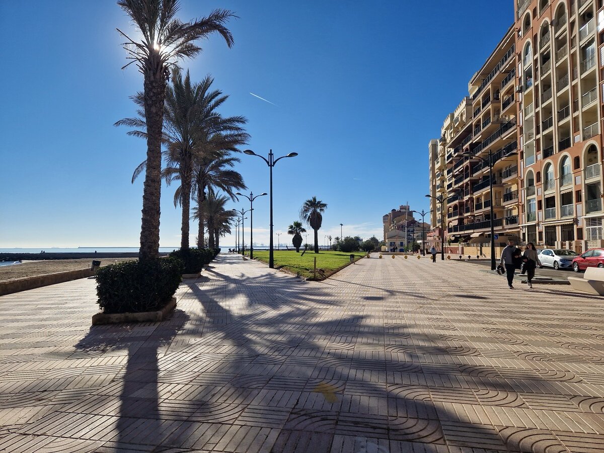 Mercado Port Saplaya