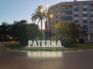 Nuevas letras corpóreas gigantes de Paterna con iluminación led de bajo consumo