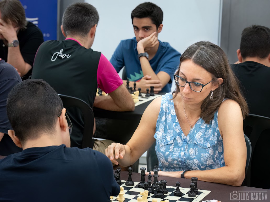 Diego Macías, el vencedor del torneo, al fondo