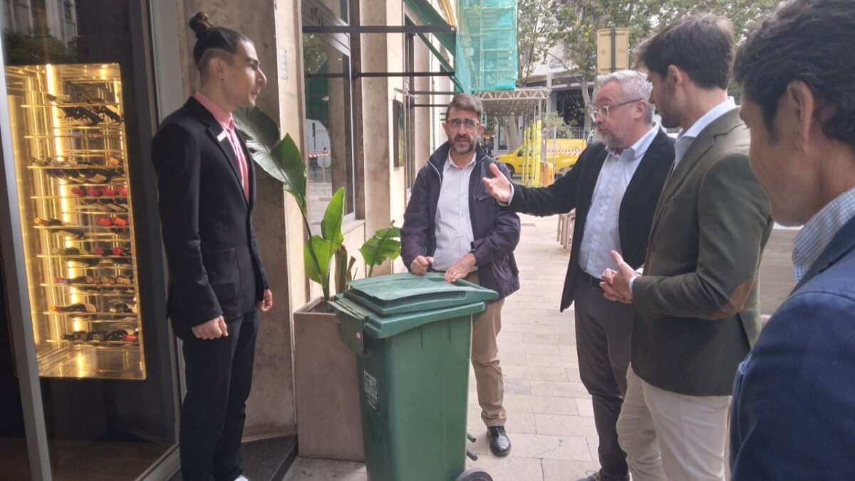 Servicio de recogida 'Puerta a puerta' en Ciutat Vella