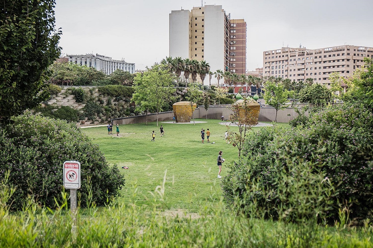 Valencia agranda su 'bosque urbano' con la plantación de más de 2.000 árboles