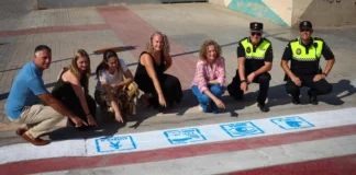 Inauguración de pasos de peatones con pictogramas para niños con TEA en Torrent