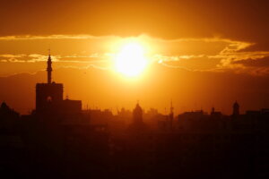 El termómetro no baja de 25 grados en València, que sufre una nueva noche tórrida