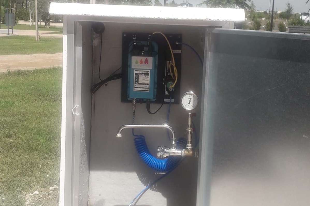 Uno de los equipos analizadores de cloro para la digitalización en el sistema de abastecimiento de agua potable de Paterna