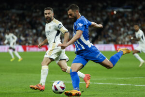 Luis Rioja (d) en un partido con el Alavés contra el Real Madrid de la pasada temporada EFE/Mariscal/ARCHIVO