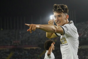 El centrocampista del Valencia, Pepelu, ha sido convocado por primera vez con la selección absoluta. EFE/Archivo