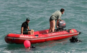 Recuperado un cuerpo en la playa de Massalfassar, al parecer el del bañista desaparecido