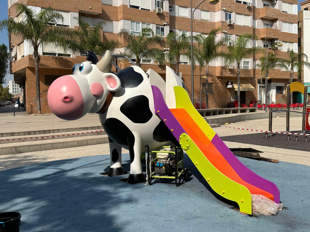 vaca parque infantil Torrent