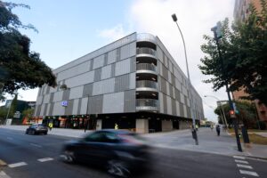 Vista exterior del aparcamiento del Roig Arena en Valencia