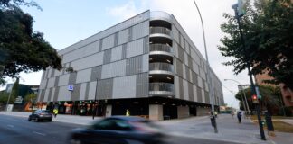 Vista exterior del aparcamiento del Roig Arena en Valencia