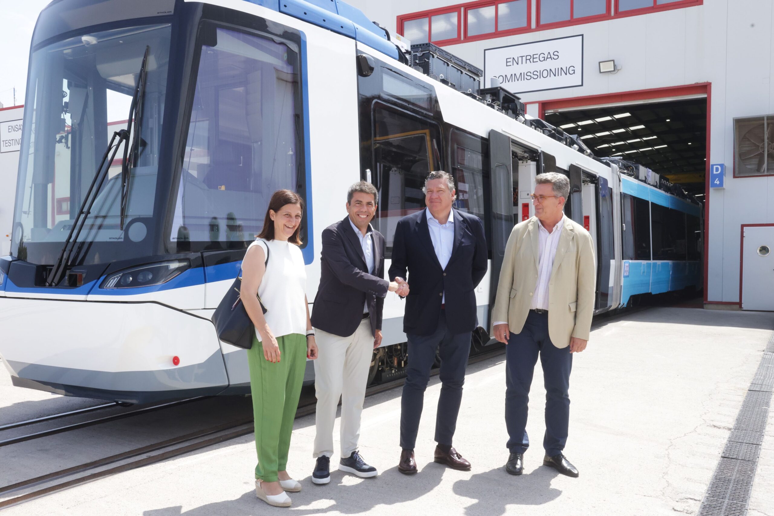 Visita a la fábrica de Stadler Rail en Valencia con representantes del Consell