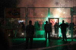 Xiquets participen en la Cordà infantil amb coets en Alaquàs