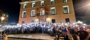 Marcha Paterna puerta ayto con moviles