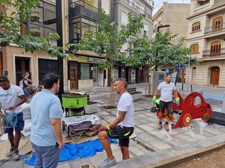 obras ampliación parque infantil plaza Jardí Albal